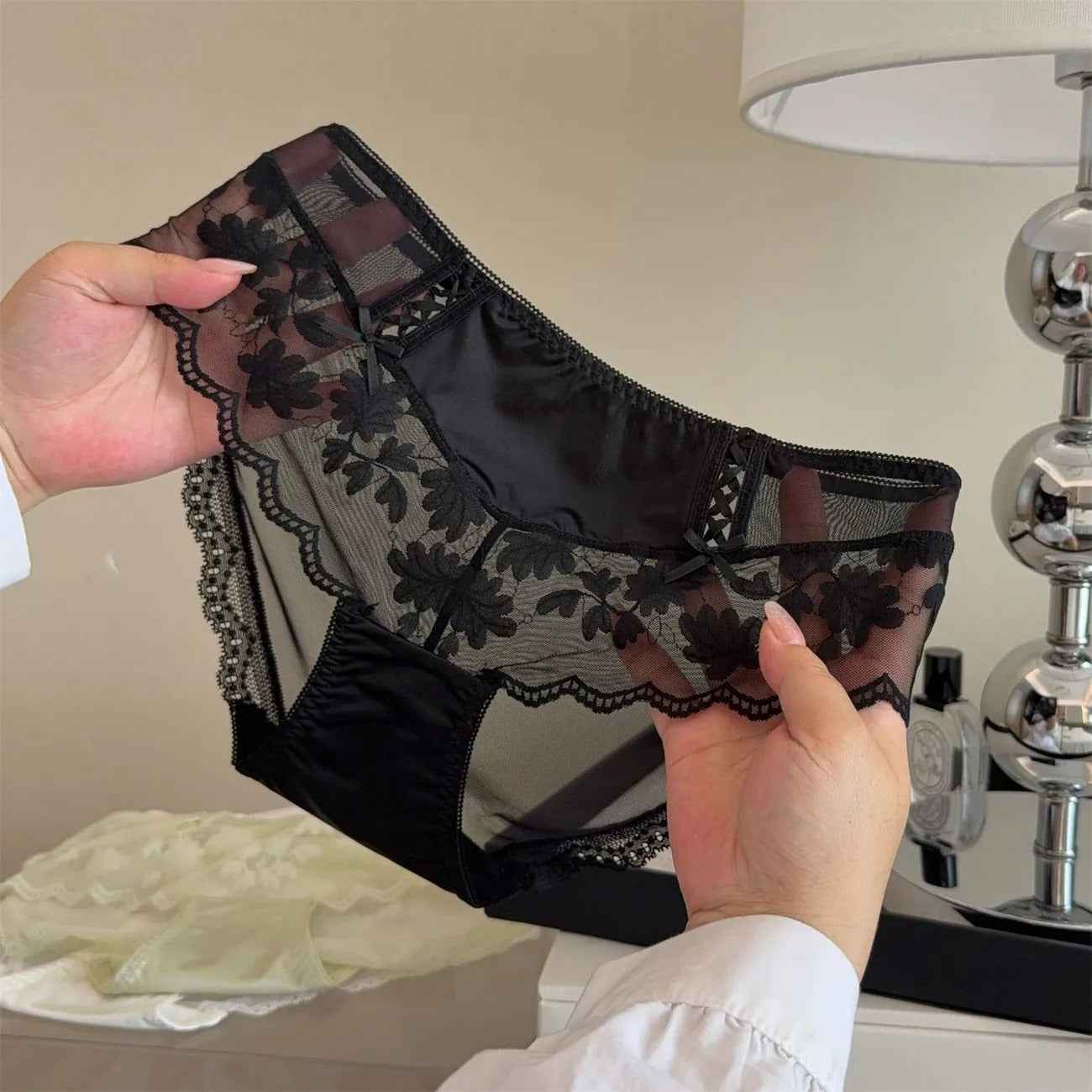 QS Double-sided Bow Lace Panties