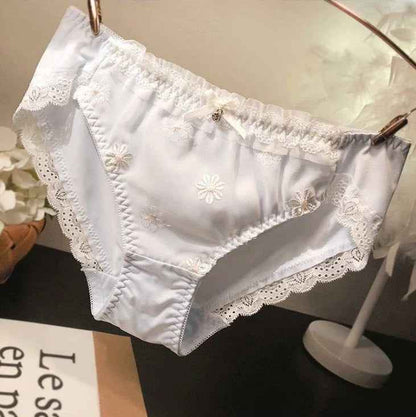 QS Daisy Embroidered Panties